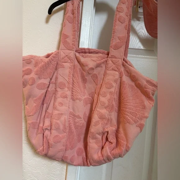 Spell And The Gypsy Matching Pink Terry Cloth Beach Bag And Visor Hat Set - Picture 5 of 7